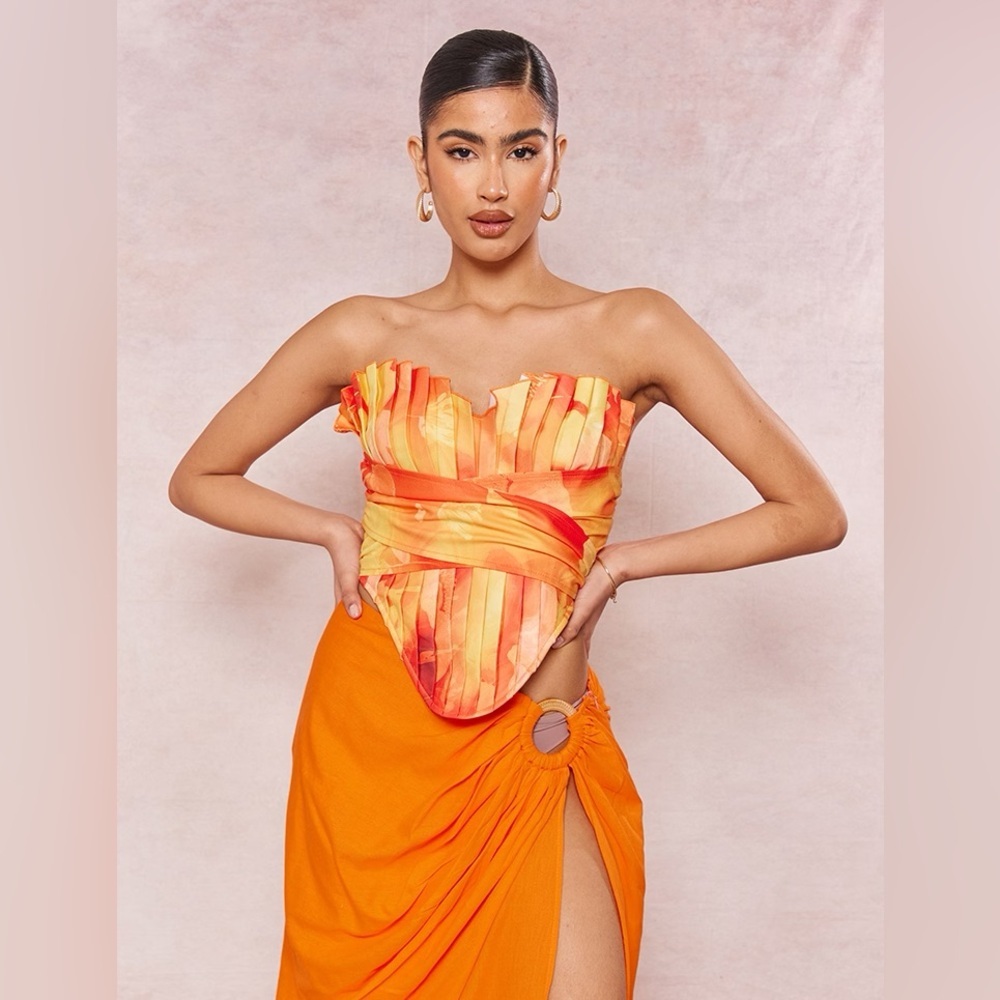 NWT sold out prettylittlething orange starburst floral corset